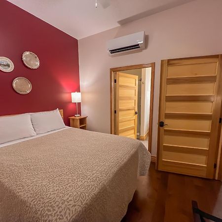 Goldfinch Suites Elkader Kültér fotó